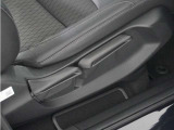 ◆シートハイトアジャスター◆運転席を上下に高さ調節ができます!運転ポジションを体格に合わせてシート調整できます。