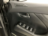 パワーウィンドウです!運転席でラクラク操作!元気なお子様やワンちゃんのイタズラも防いでいただけますよ。