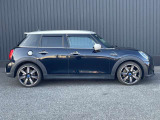 MINI正規ディーラーならではの品質の高い認定中古車を常時20台以上展示しております。