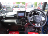 運転席から見た俯瞰図です!ドライバーが操作しやすいよう配置されています♪