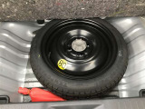スペアタイヤ付き車両