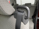 後席アシストグリップは、お年寄りの方が乗車される時に特に喜ばれる装備です。