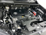 普段はあまり見ないエンジンルーム内も綺麗に仕上げています。見えないところも清潔に保ちたいですよね。