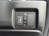 片側電動スライドドアを装備!荷物で手が塞がる時など簡単にドアの開閉ができます!