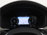 運転にかかわる主要な情報は、12.3インチのデジタル液晶ドライバー・ディスプレイにわかりやすく表示されます。お好みの表示パターンと背景色へと変更できますので、状況に合わせてお選びください。