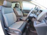 運転席の高さを変更できるので、体格に合わせた位置で運転できます!