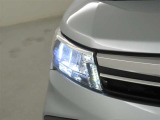 消費電力が少なく長寿命のLEDヘッドランプを装備しております。