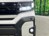 【LEDヘッドライト】悪天候や夜間走行時も良好な視界を確保し安心して運転できる高輝度LEDヘッドライトを装備!点灯速度が早く、消費電力も抑えられています。