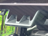 【スマートアシスト】走行中に前方の車両等を認識し、衝突しそうな時は警報とブレーキで衝突回避と被害軽減をアシスト。より安全にドライブをお楽しみいただけます。