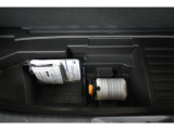サブトランク付ですので洗車道具や工具の収納に便利です。