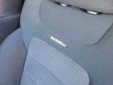 NISMO専用スエード調スポーツシート(nismoロゴ入り、レッドステッチ付)&ドアトリムクロス