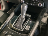 全てのトランスミッションのメリットを兼ね備えた理想的なAT、それがSKYACTIV-DRIVE(スカイアクティブドライブ)。「滑らかな変速」「ダイレクト感のあるシフトフィール」そして「低燃費」が特長です!
