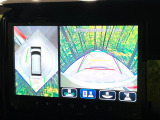 【全方位モニター用カメラ】専用のカメラにより、上から見下ろしたような視点で360度クルマの周囲を確認することができます☆死角部分も確認しやすく、狭い場所での切り返しや駐車もスムーズに行えます。