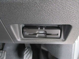 ■高速道路の料金所もノンストレスでスムーズに通過できるETC。スマートなビルトインタイプ!【ETC2.0搭載】※別途登録料がかかります。
