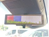 スマートミラーは切り替えによりワイド画面に変わります。トランクに満載の荷物を積んでも後方確認が出来ますよ(^0^)