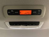 後席用にもエアコンの吹き出し口があり快適です。どの席に座っても快適なドライブが楽しめます♪