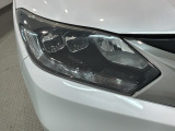 LEDヘッドライトは、点灯の瞬間から最大光量を発揮し、突然暗くなるトンネルなどでの安定感を高めます。