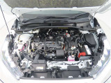 車にとって、とても大切な部分のエンジンルーム。綺麗に清掃済みで安心です。