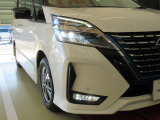 LEDライトで夜のドライブもくっきりはっきり、安心して運転できます。