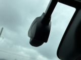 万が一の時に頼もしいドライブレコーダーをフロントとリアに装備♪