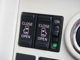 ◆両側電動スライドドア◆狭い駐車場でも乗り降りが楽々♪お子様が隣の車にドアを当ててしまう心配もございません!小さなお子様連れの方もこれで安心。