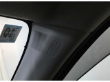 運転席助手席のエアバックの他に、サイドからの衝撃に備えるサイドエアバックを装備しています!