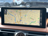 【メーカー純正ナビ】インテリアに溶け込むスタイリッシュな「専用設計」メーカーナビを装備♪視認性や操作性など基本性能にも優れ、より上質なカーライフをお楽しみいただけます。