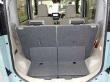 日常の使用に十分な広さの荷室です♪簡単な操作でシートアレンジもできます♪