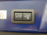パワーバックドア装備!運転席からワンタッチで自由にバックドアを開閉。荷物を積み下ろしもラクチンです