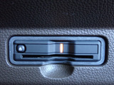 ■【ETC車載器】が装備されています。セットアップをしてお渡しとなり、ETCカードを差し込むだけで高速道路の利用が可能です。