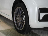 ◆純正アルミホイール装着車◆これで足元まわりも、おしゃれにきまります!