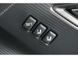運転席シートポジションメモリー機能 : リフター、チルト、リクライニングの各ポジションを自動的に再現できます。