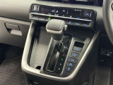 自動で車内温度を調整してくれる【オートエアコン】付きです