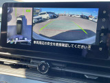 上から見たような画像で車庫入れなどに便利なアラウンドビューモニター
