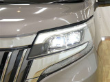 LEDヘッドライトです。デザイン性がよくとても明るいので、夜間の走行や悪天候でも安心です。しかも長寿命!