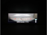 フロントビューカメラが捉えた映像は、車両前方だけでなく、運転席からは見えない左右のエリアもしっかり確認可能。視界を広げ、安全性を向上させます。