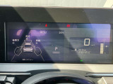 視認性の良いメーターパネルデザインです。ディスプレイに各種の情報、設定画面が見やすく表示されます。