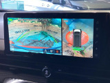 【アラウンドビューモニター】専用のカメラにより、上から見下ろしたような視点で360度クルマの周囲を確認することができます☆死角部分も確認しやすく、狭い場所での切り返しや駐車もスムーズに行えます。