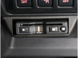 高速道路の利用に便利なETCも装備しております!オプションのビルトインカバーで運転席右側にすっきりと装備されており、カードの抜き差しもしやすいです!!