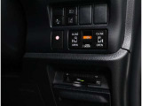 電動のスライドドアで楽々スムース!運転席からも開閉の操作もできます♪キーのスイッチひとつで自動開閉できる便利な機能もついてます♪
