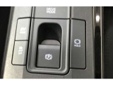 電動パーキングブレーキを装備