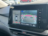アラウンドビューモニター装備!空から見ているような映像によって不慣れな場所での車庫入れや縦列駐車等はもちろん狭い道でのすれ違いも安心していただけます♪