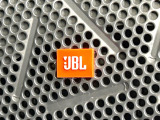 【JBLサウンドシステム】高度なチューニング能力が搭載されており、高音質な音楽をお楽しみいただけます♪