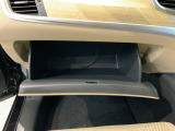 専門業者にて内外装のクリーニングを実施しております!