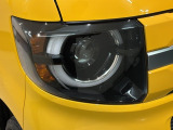 LEDヘッドライトは、点灯の瞬間から最大光量を発揮し、突然暗くなるトンネルなどでの安定感を高めます。