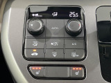 【シートヒーター】寒い日に重宝するシートヒーター!エアコンより早く温まってくれるので寒がりの人も安心ですね♪エアコンの温風は乾燥するから苦手、という方にもをおすすめです。