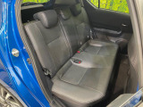 コンパクトカーですが、セカンドシートは十分な広さがあり快適にお乗りいただけます♪シートを倒して大きな荷物を積んだりと、用途の幅が広い1台です。