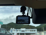 万が一のトラブルのときにも役に立つドライブレコーダーを装備しています。側面衝突や幅寄せ・割り込み対策に!