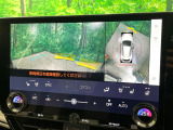 【パノラミックビューモニター】専用のカメラにより、上から見下ろしたような視点で360度クルマの周囲を確認することができます☆死角部分も確認しやすく、狭い場所での切り返しや駐車もスムーズに行えます。
