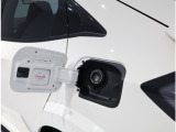 国内販売したホンダ車ではこの世代のCIVICだけかも?キャップレスのダイレクト給油口。